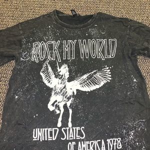 Super soft Rock my World tee
